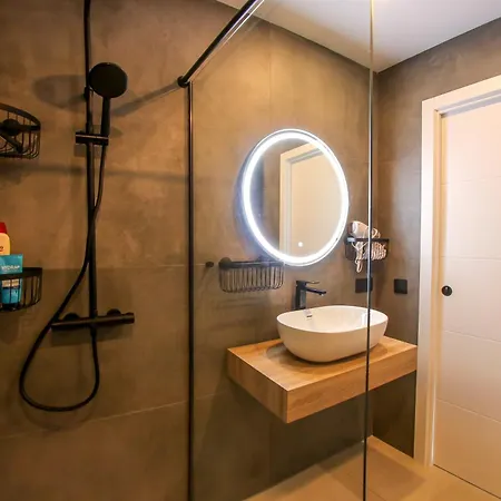 Exceptional 1bd With Sea View In Aloha Garden