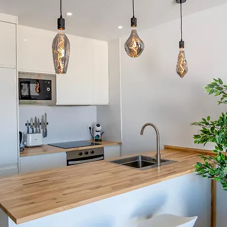 Exceptional 1bd With Sea View In Aloha Garden *